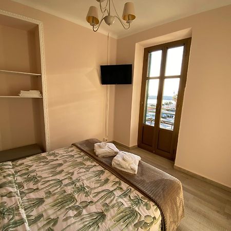 L'Eternita' E' Il Mare Mischiato Col Sole Rimbaud Apartment Ventimiglia Bagian luar foto