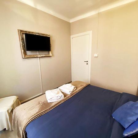 L'Eternita' E' Il Mare Mischiato Col Sole Rimbaud Apartment Ventimiglia Bagian luar foto