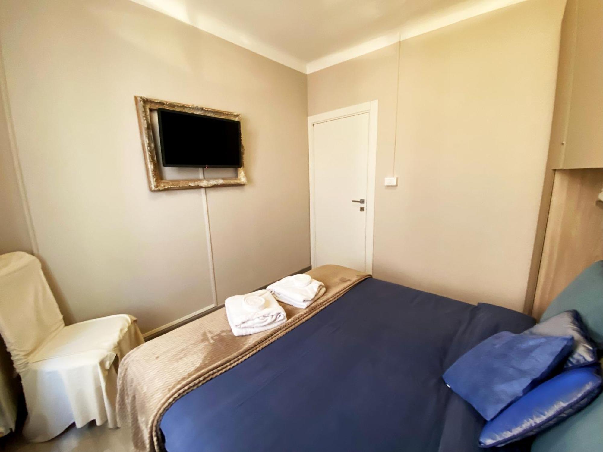 L'Eternita' E' Il Mare Mischiato Col Sole Rimbaud Apartment Ventimiglia Bagian luar foto