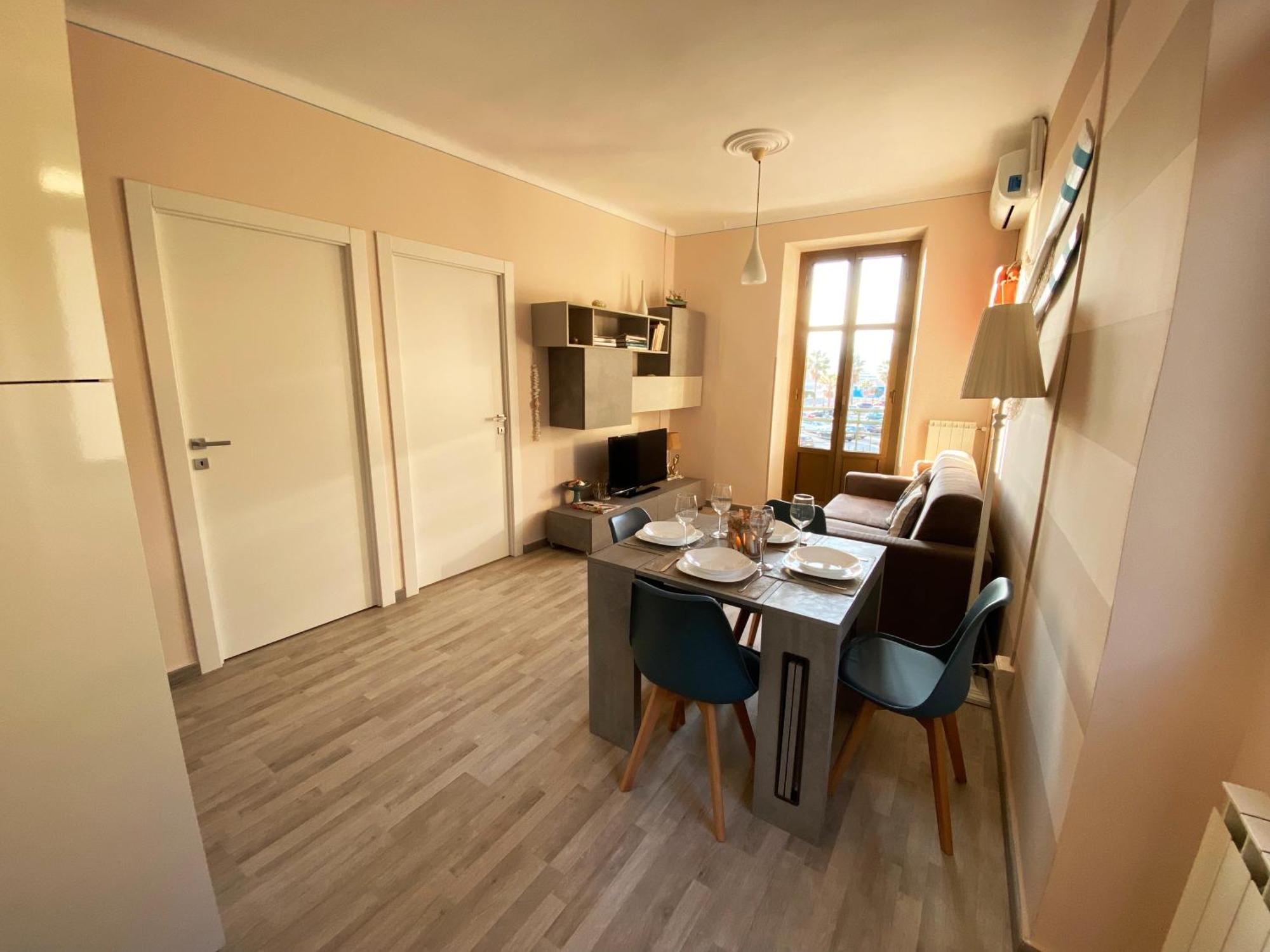 L'Eternita' E' Il Mare Mischiato Col Sole Rimbaud Apartment Ventimiglia Bagian luar foto