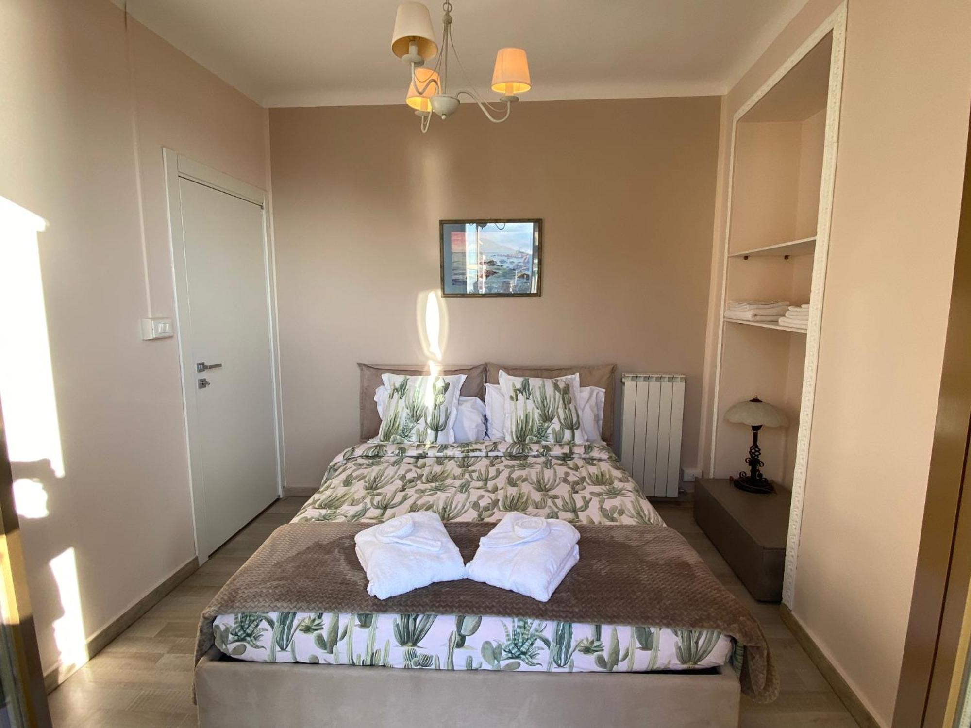 L'Eternita' E' Il Mare Mischiato Col Sole Rimbaud Apartment Ventimiglia Bagian luar foto